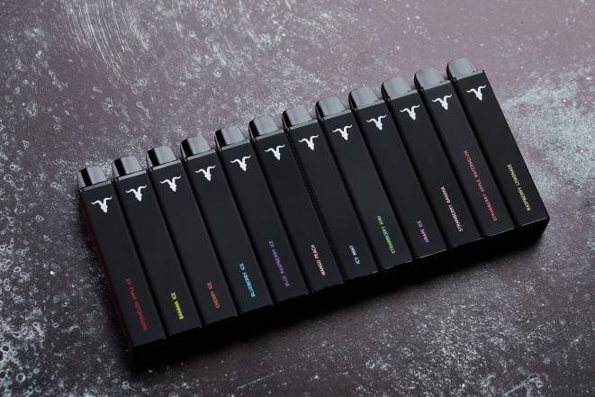 IGNITE V35 vape kynä - IGNITE Disposable Vape Review ZJRL137 mansikka omena vesimeloni